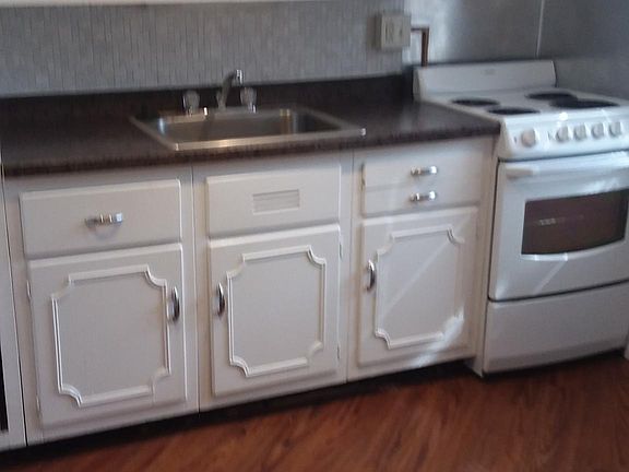 2nd image of 12 Lexington Ave APT 1B