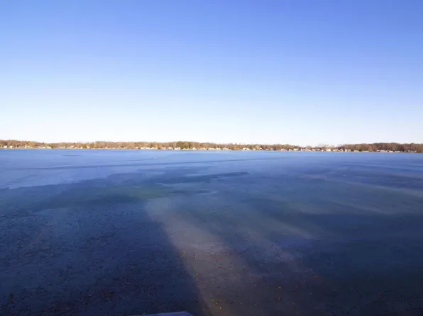 19534 Lakeshore Dr, Three Rivers, MI 49093