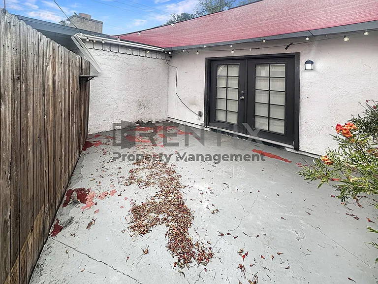 1560 Church St #B — Photo 14
