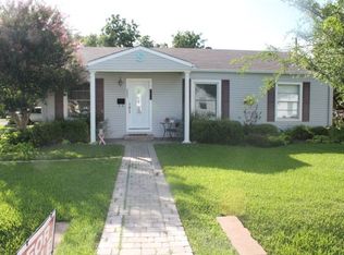 6883 Browning St, Groves, TX 77619