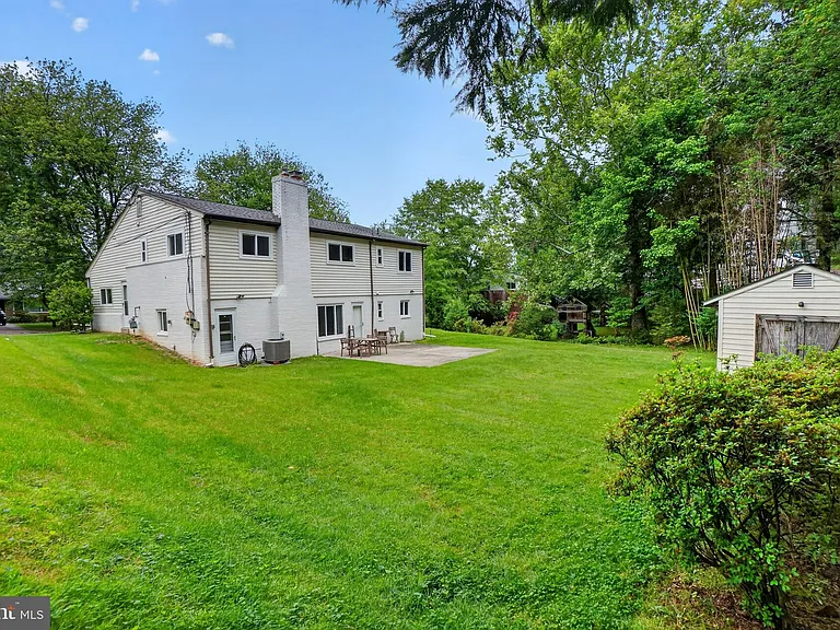 9211 E Parkhill Dr — Photo 17