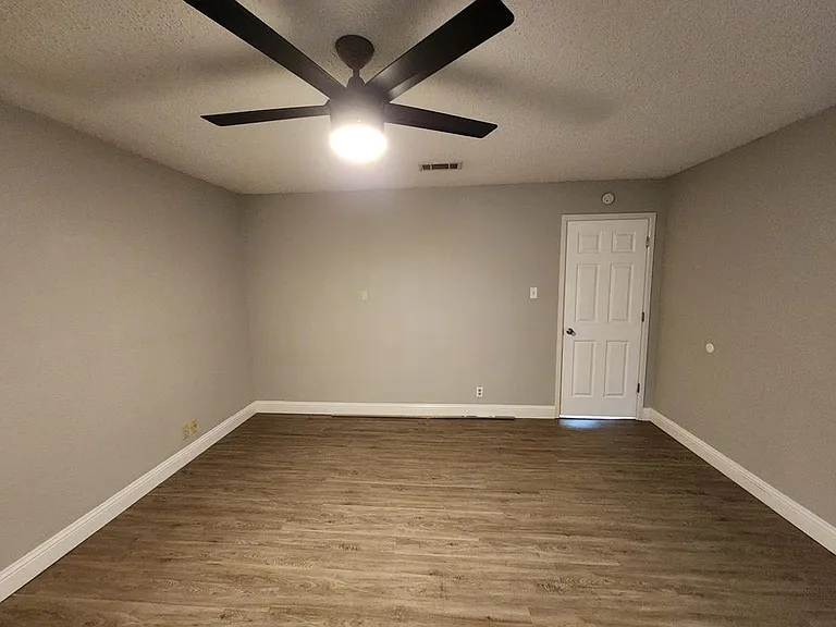 1805 Magnolia Ave — Photo 34