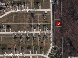 9375 Betsie Dr, Grand Blanc, MI 48439