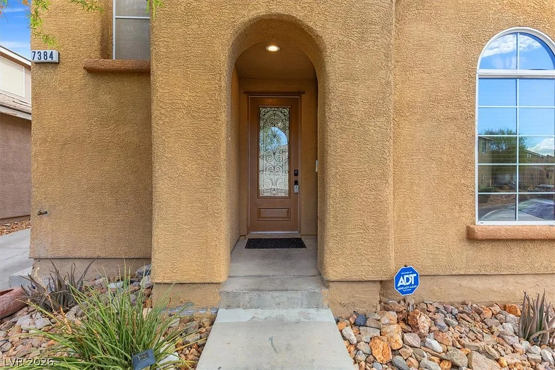 4 bed, 2.5 bath, 2019 sqft, $2,695 — Photo 4