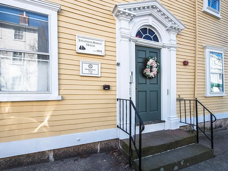 35 Pelham St #D1 — Photo 8