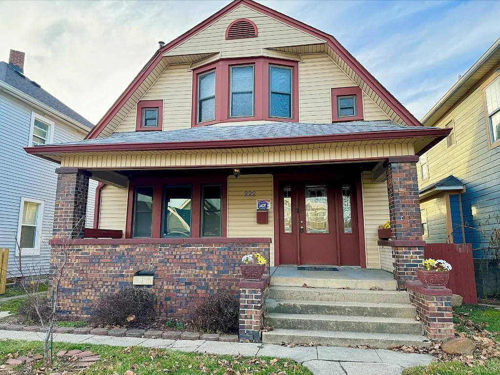 222 N Addison St photo 1