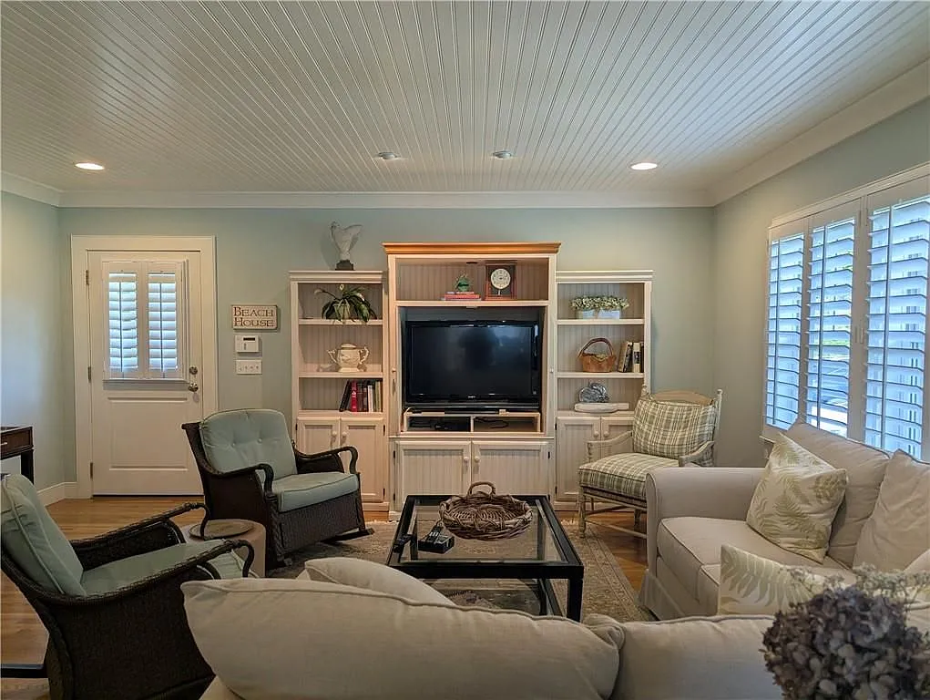 2 bed, 2.0 bath, 2256 sqft, $3,000 — Photo 3