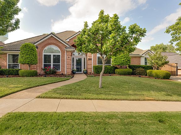 2nd image of 736 Evergreen Dr