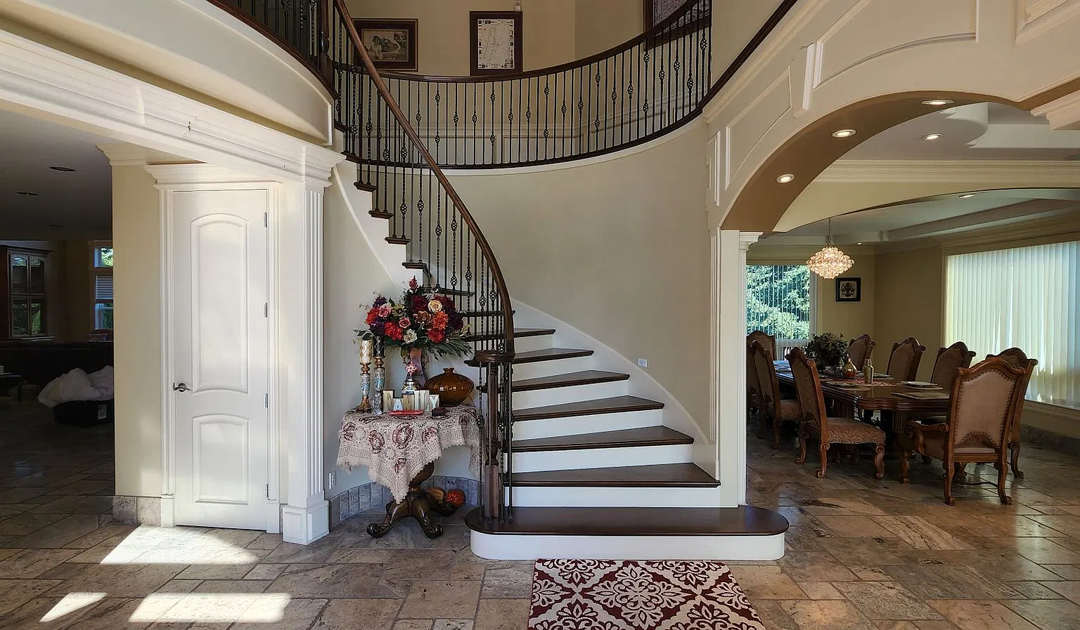 Bright & Open Federal Way 3 Bed 4 Bath Home — Photo 1