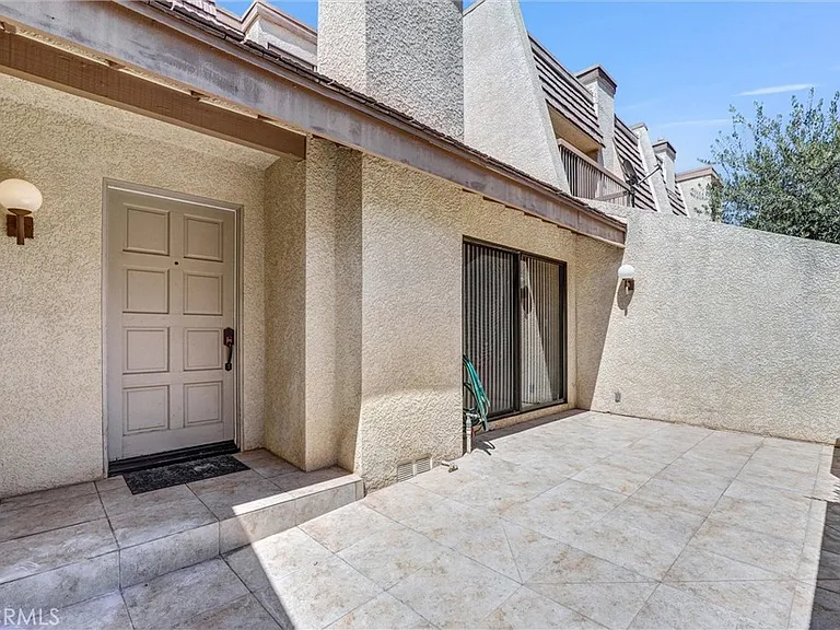 18415 Collins St #I — Photo 25