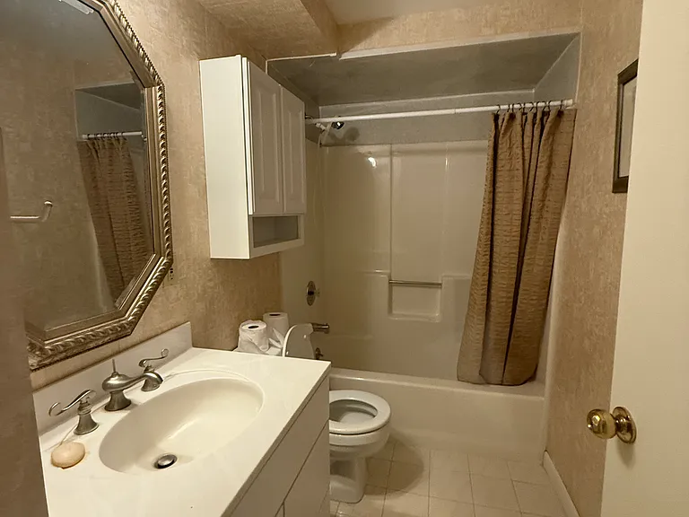310 Lookout Ave #106 — Photo 8