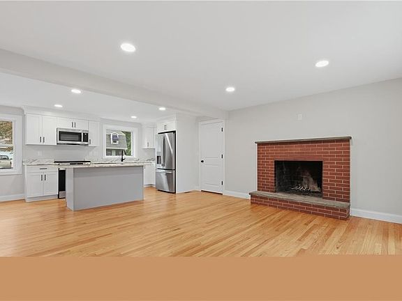 5th image of 76 Beverly Rd E