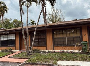 10680 Cherry Ave, Pembroke Pines, FL 33026