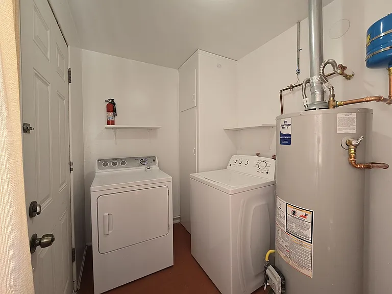 2412 Rosina St — Photo 18