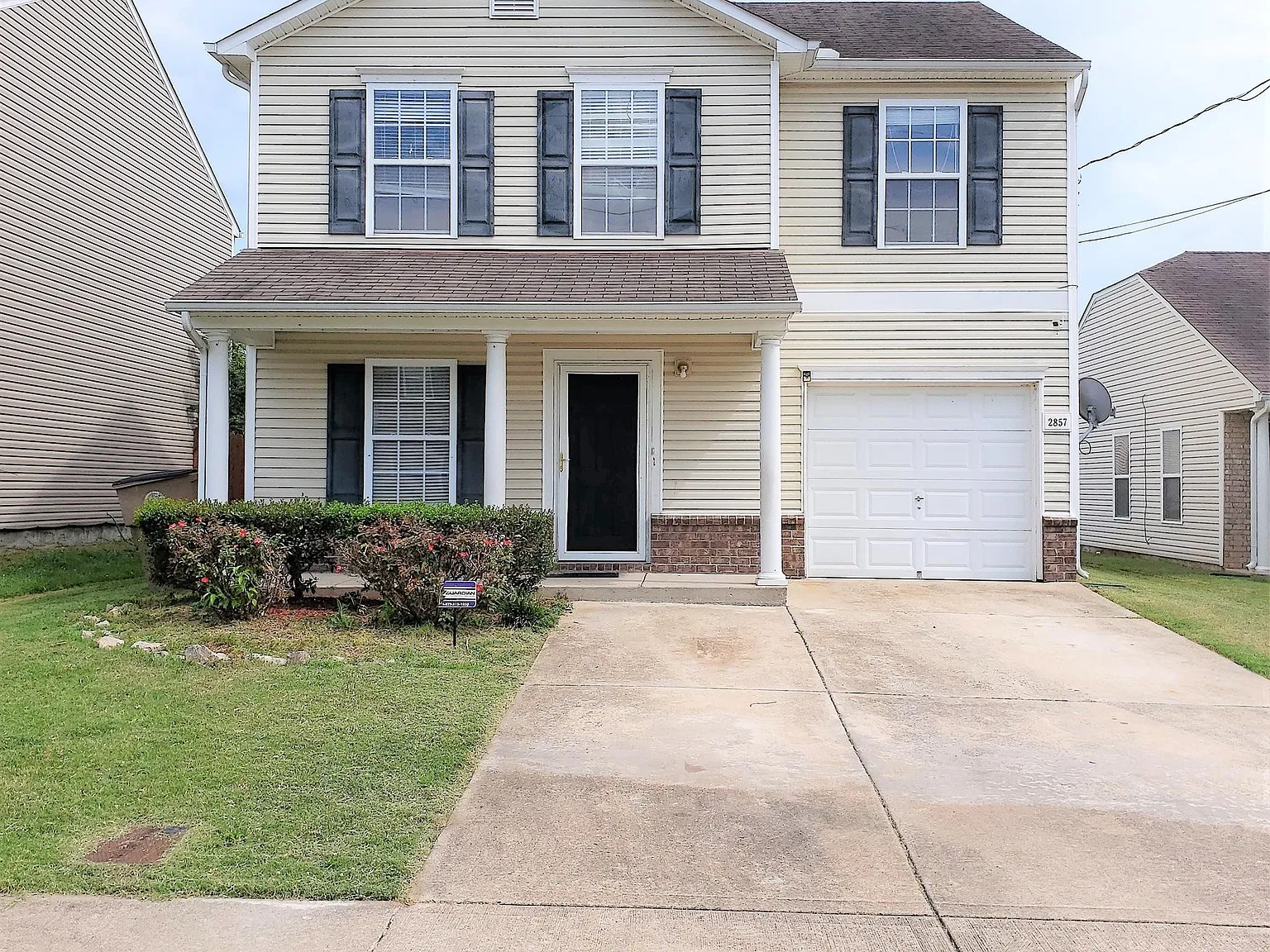 3 bed, 2.5 bath, 1776 sqft, $1,950 — Photo 1