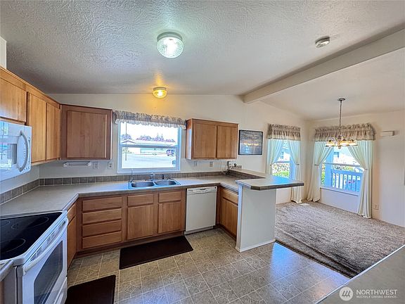 5th image of 528 N 7th Avenue