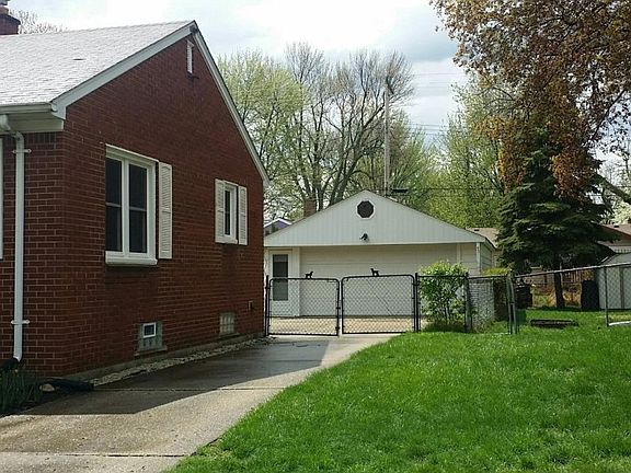 2 car detached garage