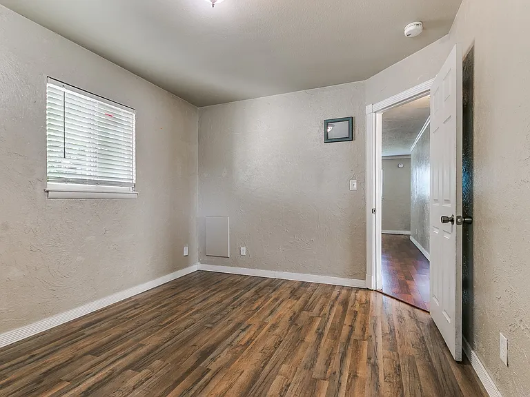 1612 Dakota St — Photo 38