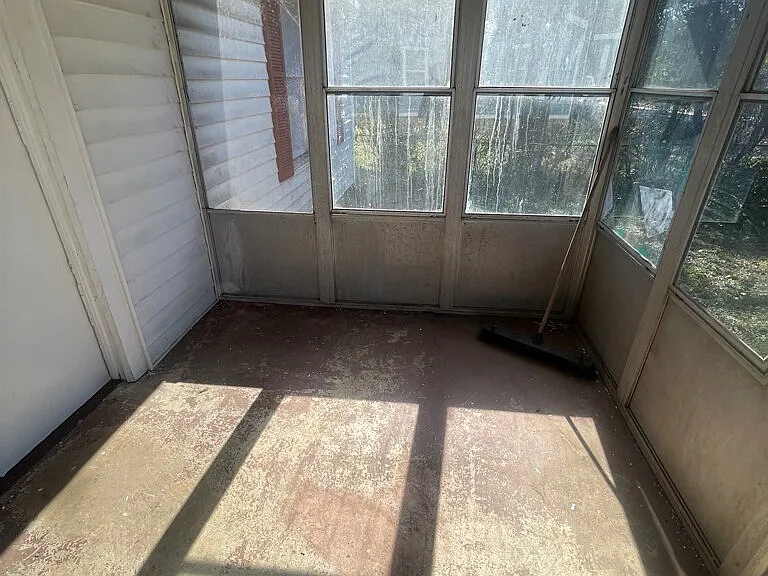 119 Sanders St — Photo 6