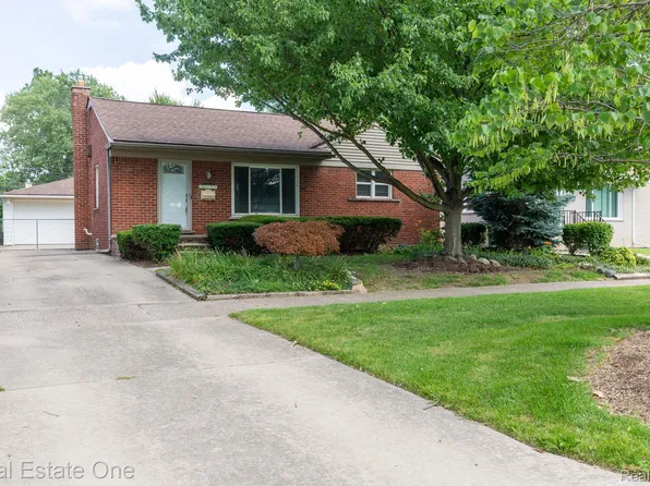 15739 Churchill St, Southgate, MI 48195