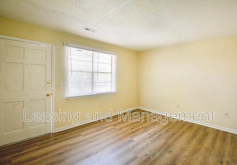 1611 Jessamine Rd #1C — Photo 4