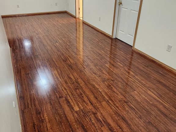 4th image of 2809 Gill St #1