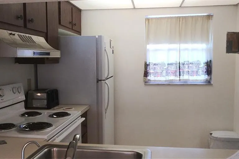 9340 Lagoon Pl #302 — Photo 5