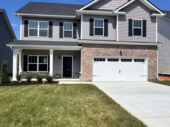 2726 Farmhouse Dr, Maryville, TN 37803