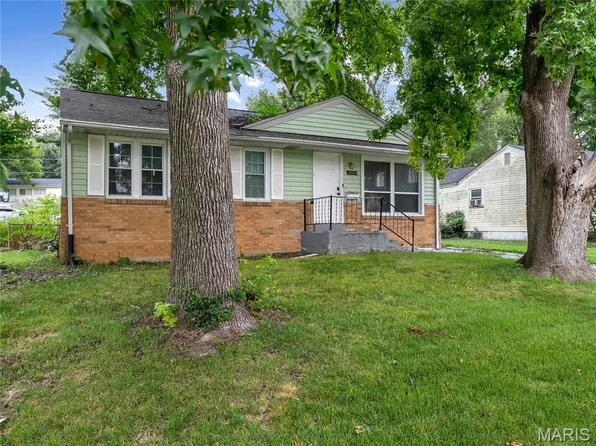 6824 Frostview Ln, Saint Louis, MO 63134