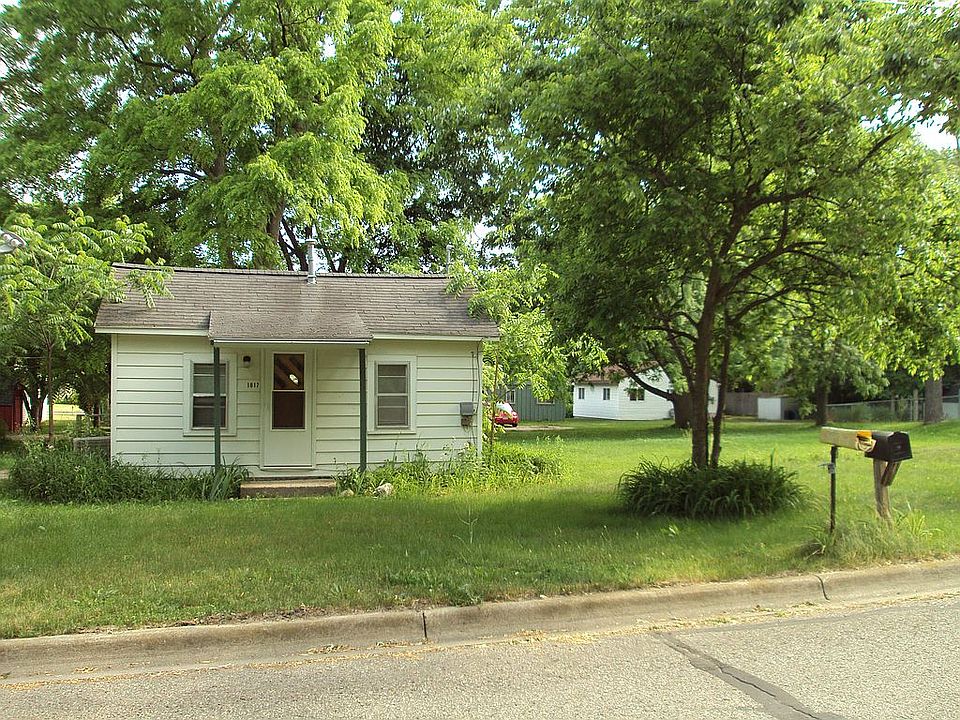 1st image of 1017 Arthur Ave