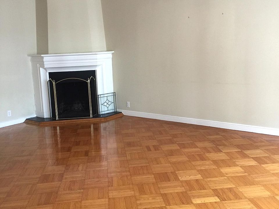 1st image of 2041 Broadway St