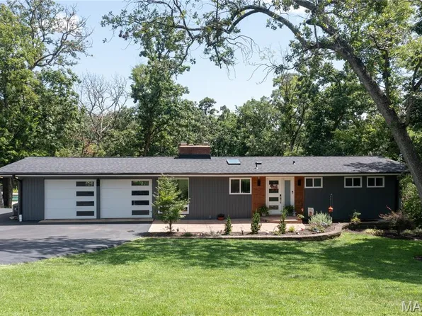 12212 Robyn Rd, Saint Louis, MO 63127