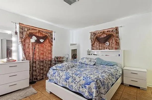 1422 Carrollton Ave — Photo 5