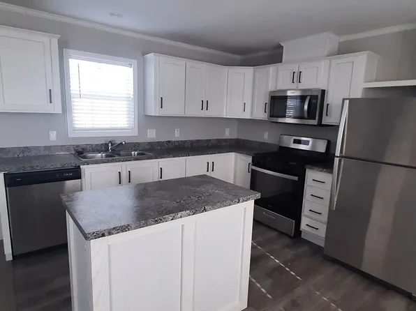 6 Canary Hill Dr, Lake Orion, MI