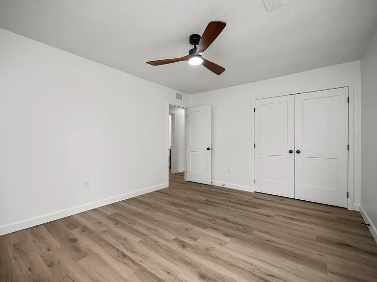 113 Locker Ct — Photo 17
