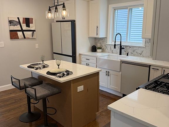 3rd image of 60-62 Wellsmere Rd #2