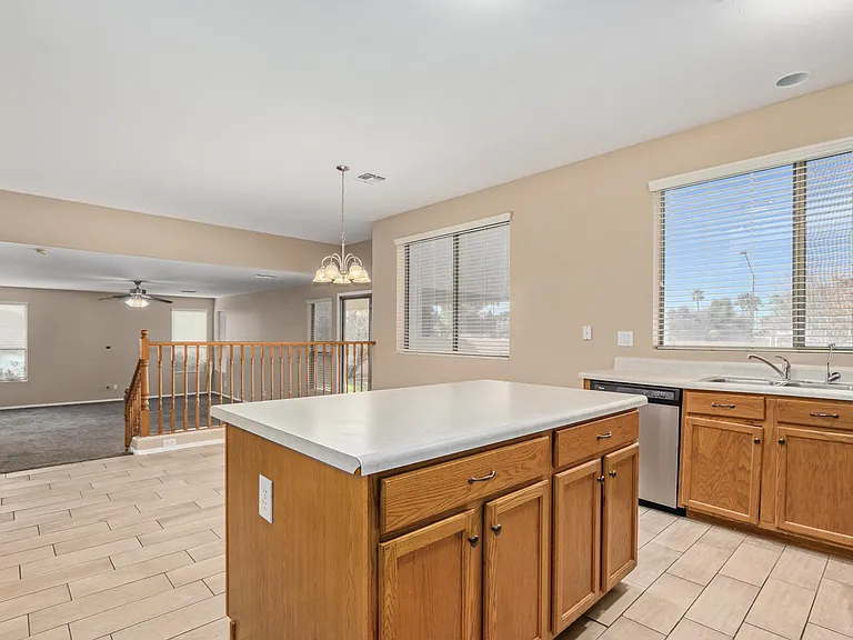 504 N Swallow Ln — Photo 14
