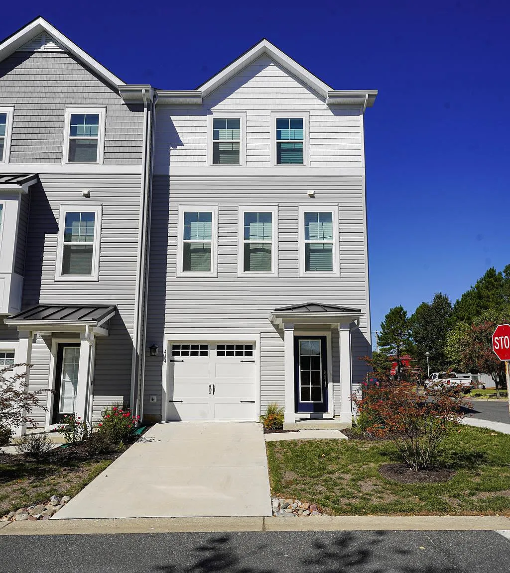 3 bed, 2.5 bath, 2000 sqft, $2,295 — Photo 2