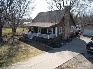 310 Maple Ln, Walker, IA 52352