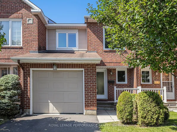 2015 Summerfields Cres, Ottawa, ON K1C 7B4