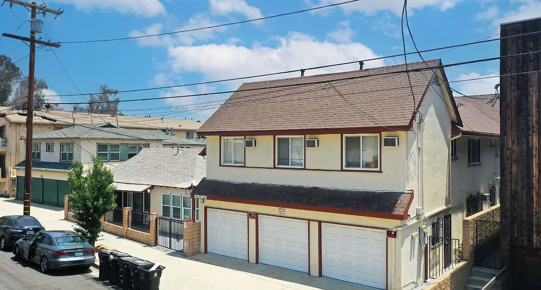 Studio, 150 sqft, $1,100 — Photo 2