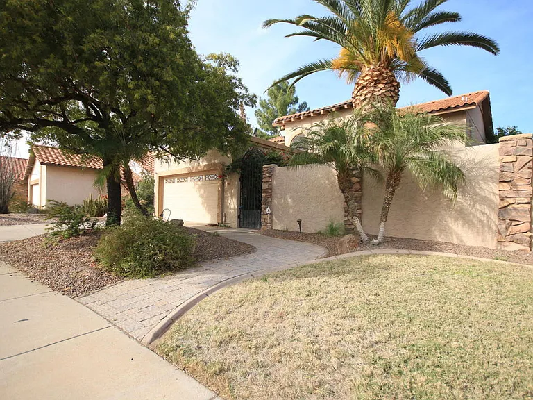2118 S El Marino — Photo 2