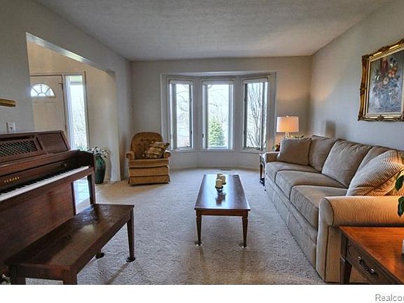 2nd image of 8145 Hillside Lakes Dr