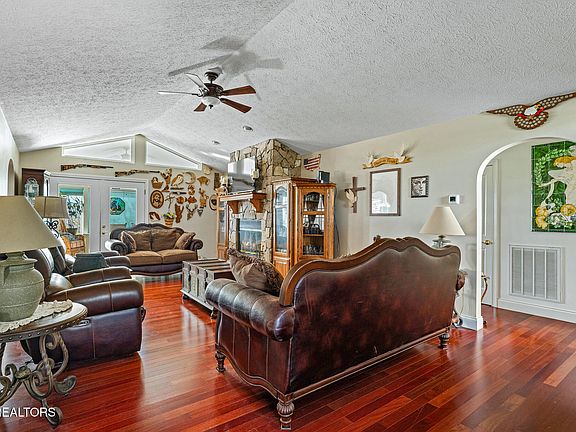 2nd image of 1339 Jim Fain Rd