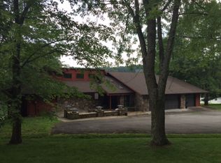 257 Fox Creek Rd, Crossville, TN 38571