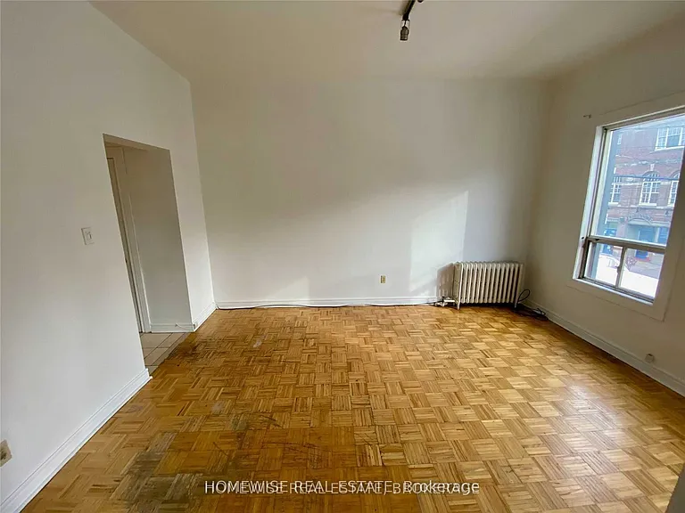 1582 Queen St W #1 — Photo 5