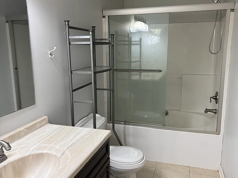 1537 Arthur Ave — Photo 8