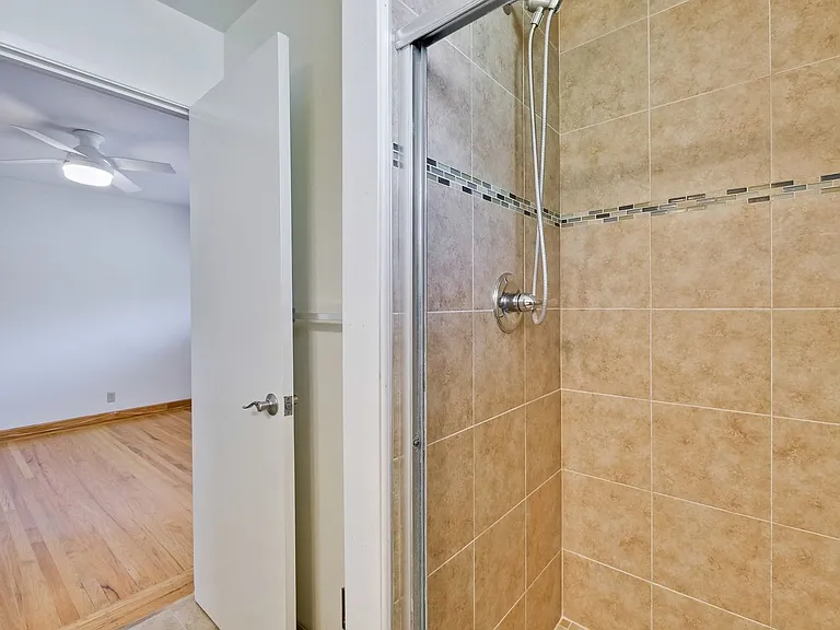 4712 Clarendon Dr — Photo 43