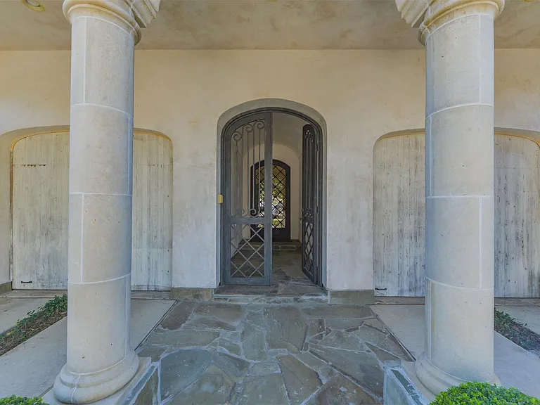 2712 Ferndale St — Photo 6