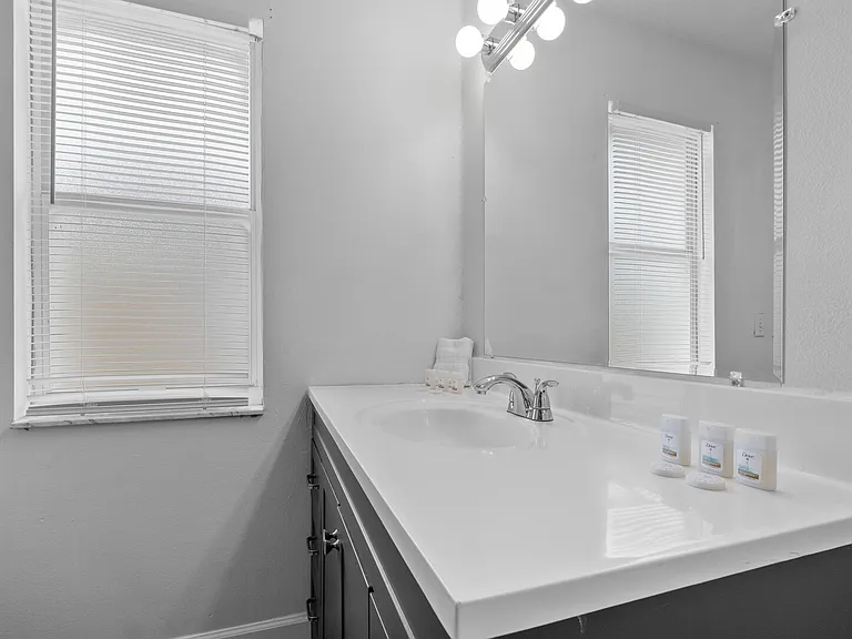 Riggs Cir — Photo 27